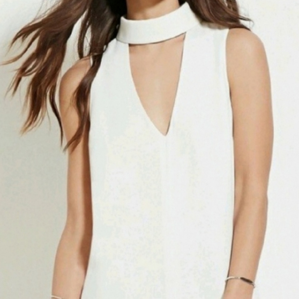 Beautiful choker sleeveless dress size 4